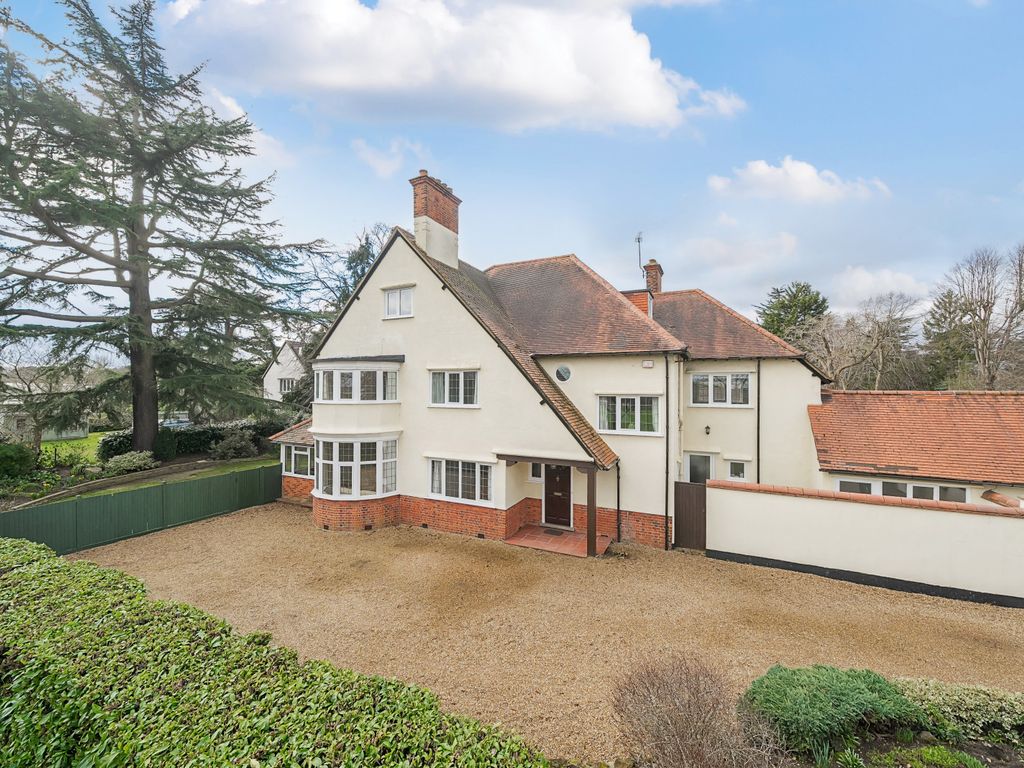 6 bed detached house for sale in Pyrford Heath, Pyrford GU22, £