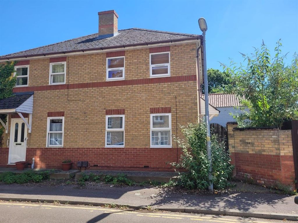 2 bed semidetached house for sale in Lindsells Walk, Chatteris PE16