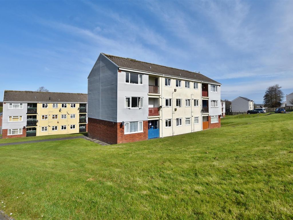 2 bed flat for sale in Curlew Close, Haverfordwest SA61 Zoopla
