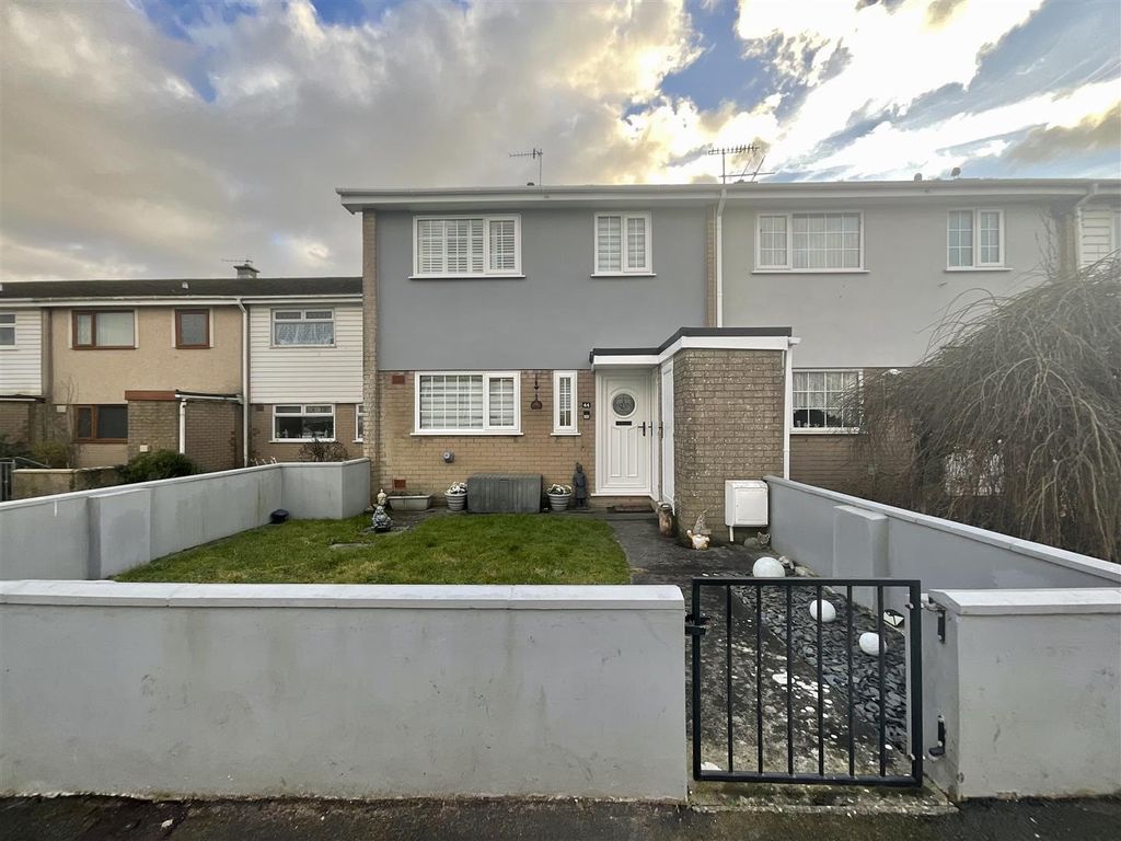 3 bed terraced house for sale in Tan Y Bryn, Burry Port SA16, £149,995