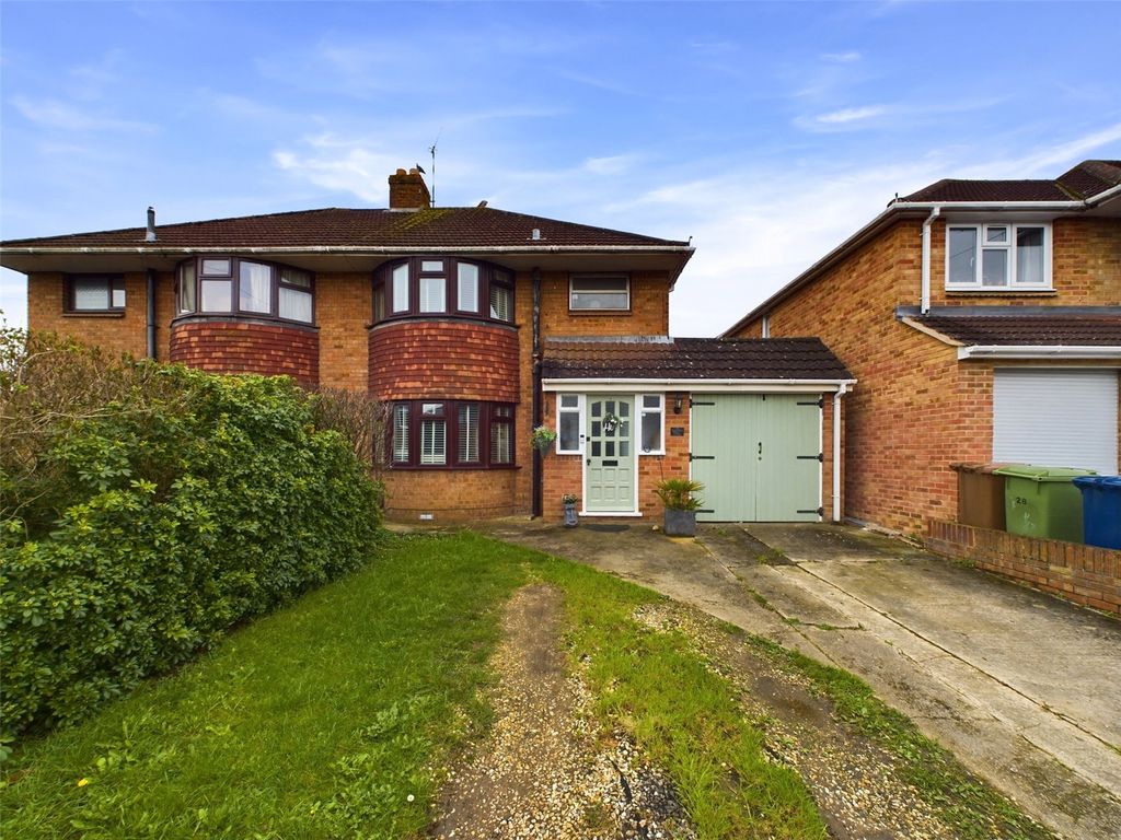 3 bed semidetached house for sale in Winston Road, Churchdown