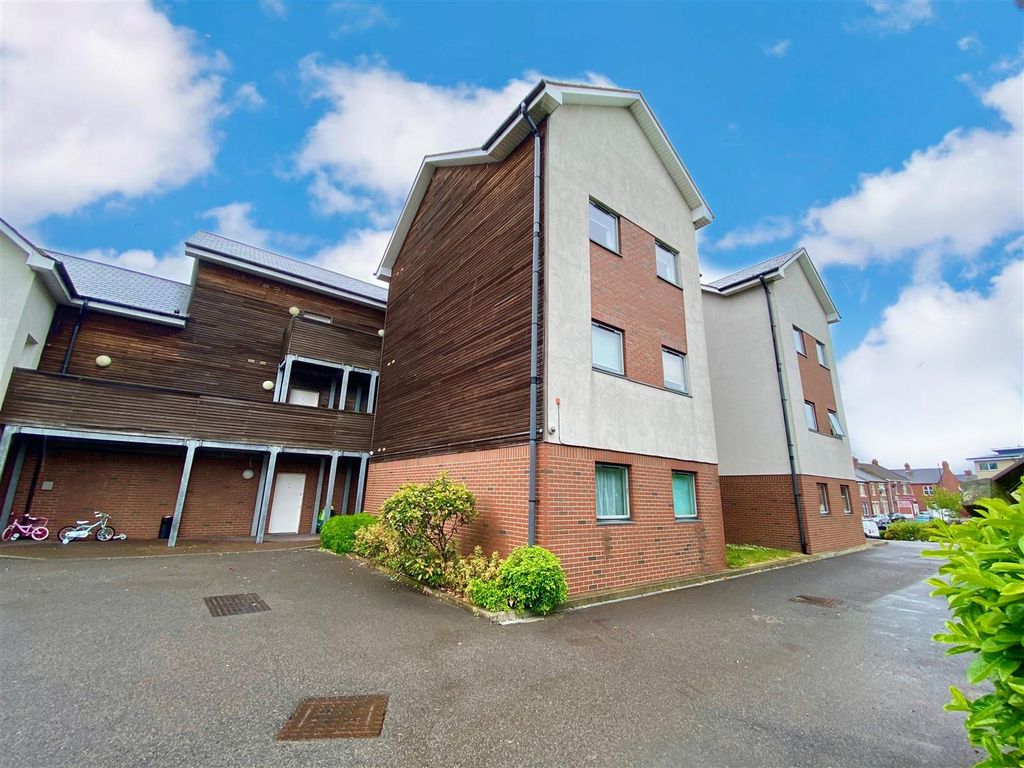 2 bed flat to rent in 2 Druridge House, Mindrum Terrace, North Shields