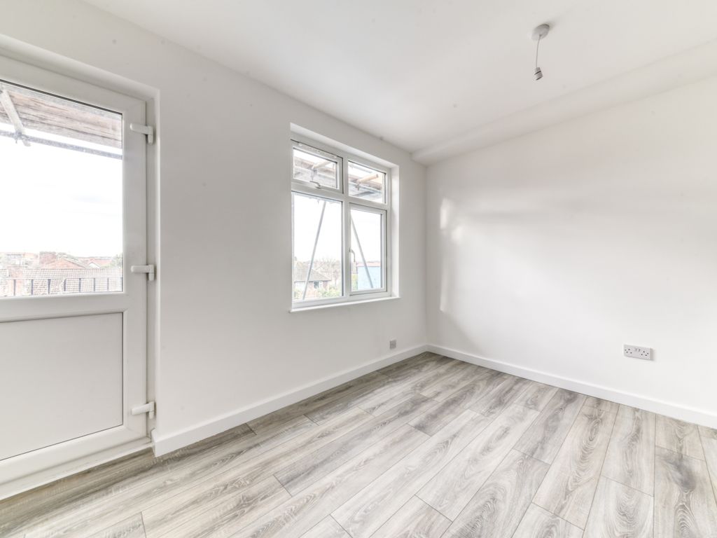 Studio to rent in Sussex Place, New Malden KT3 Zoopla