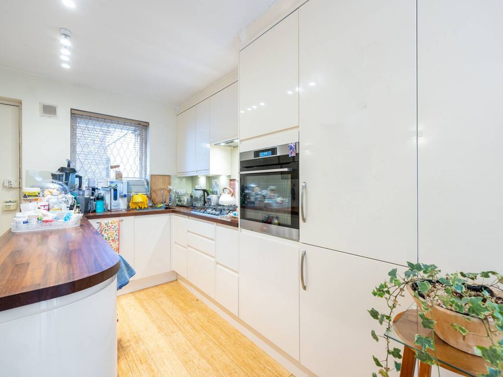 St Andrews Square, Ladbroke Grove, London W11  