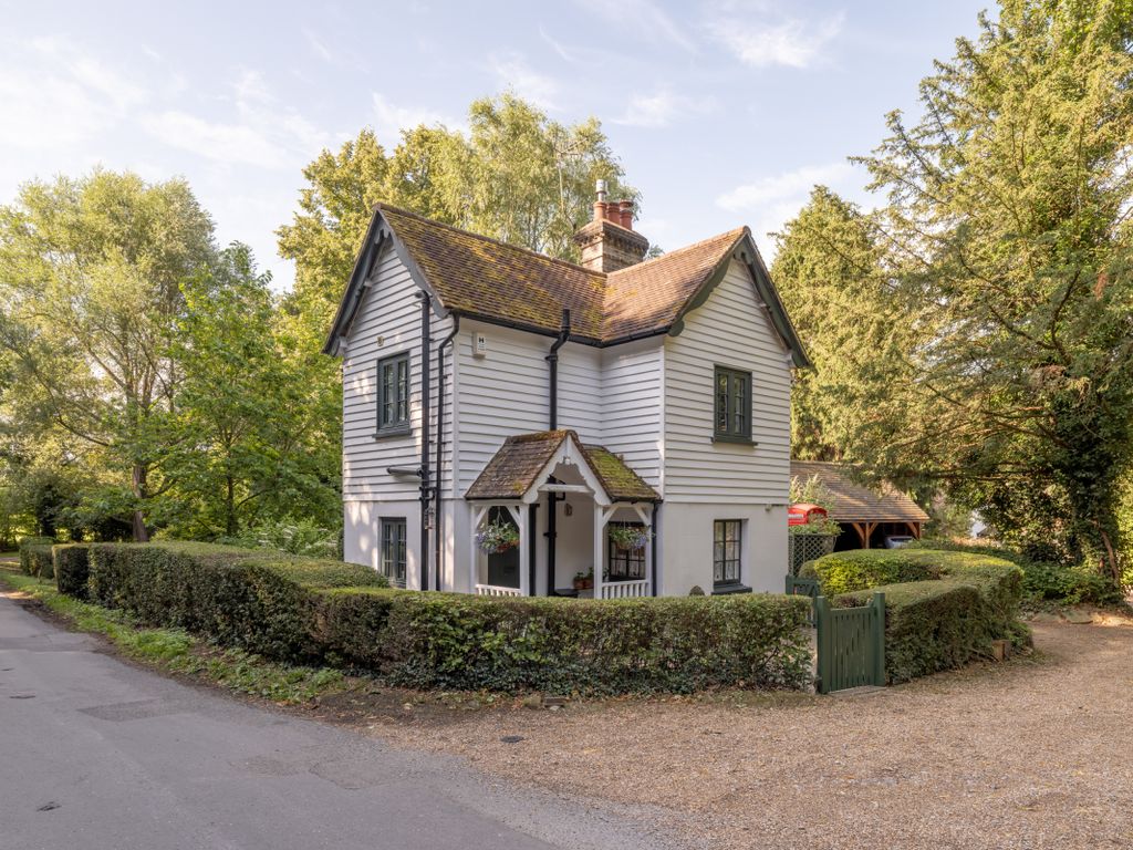 2 bed detached house for sale in Church Road, Burstow, Surrey RH6 Zoopla