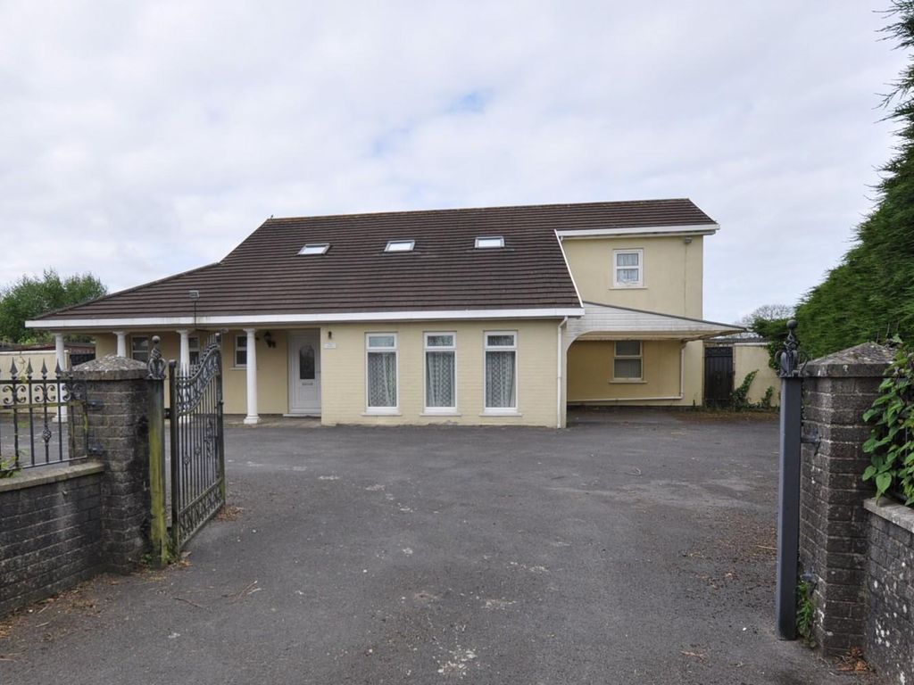 4 bed property for sale in Crofty, Salem Road, St. Clears, Carmarthen