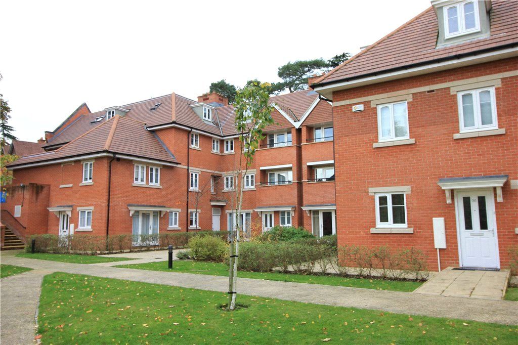 58 Sandy Lane, Woking, Surrey GU22