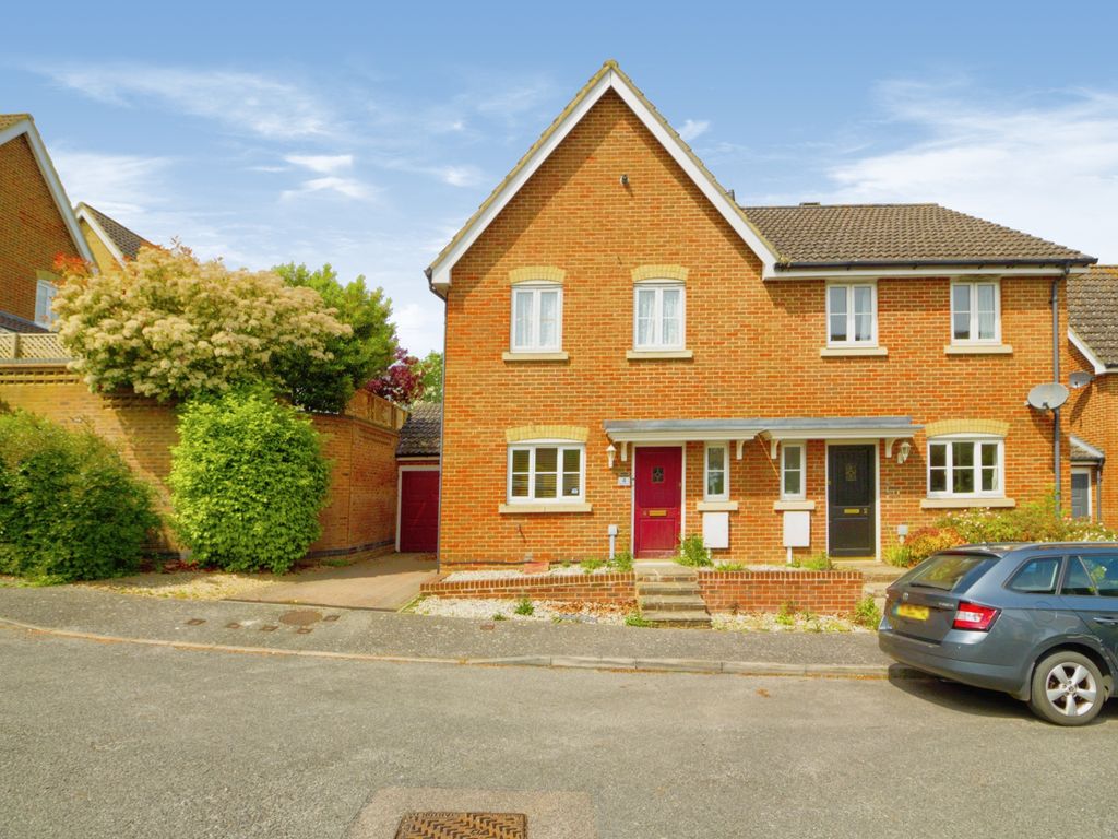 3 bed semidetached house for sale in Magnolia Drive, Chartham