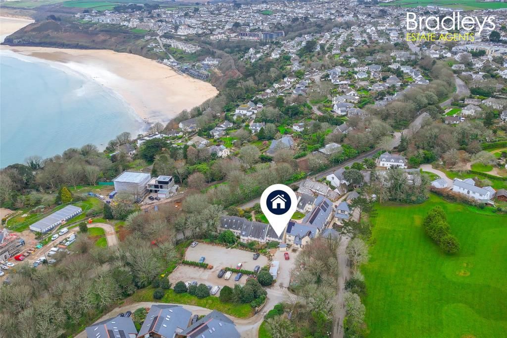 3 bed end terrace house for sale in 1 Castle Village, Tregenna Castle