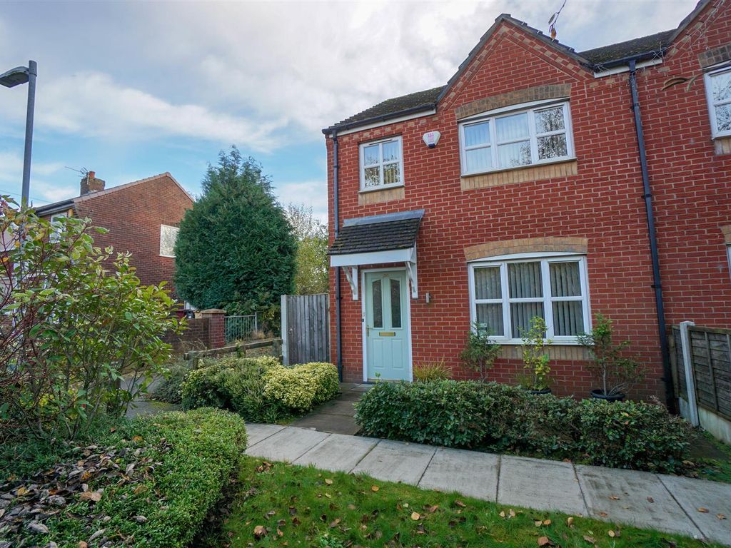 3 bed property for sale in Park Road, Westhoughton, Bolton BL5, £