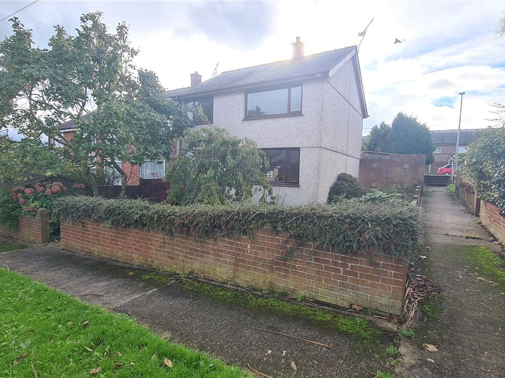 3 bed end terrace house for sale in Llys Arthur, Bangor, Gwynedd LL57