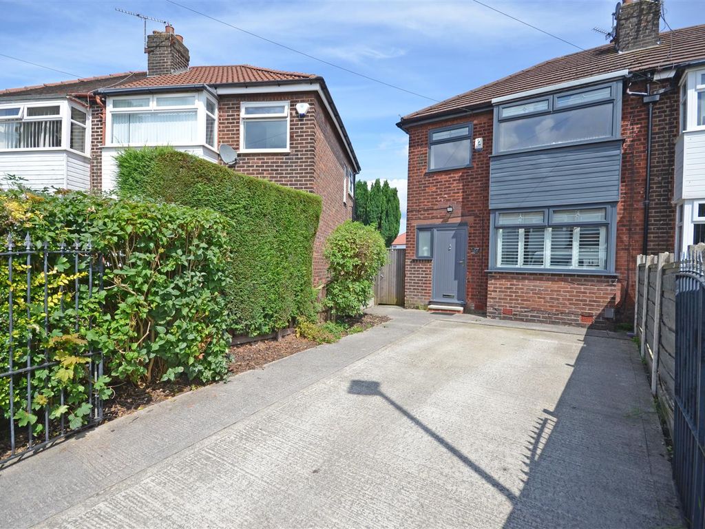 3 bed semidetached house for sale in St. Gardens, Denton