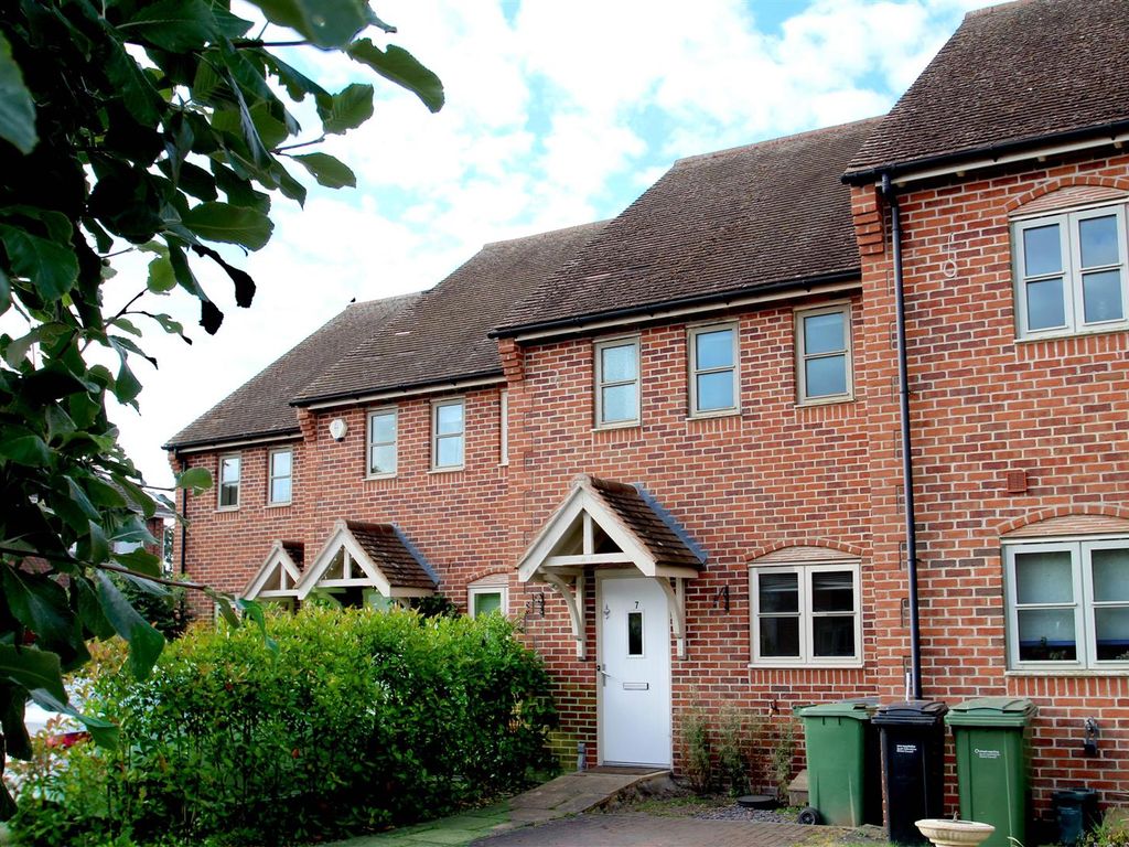 3 bed terraced house for sale in Quarrington Place, Watlington OX49