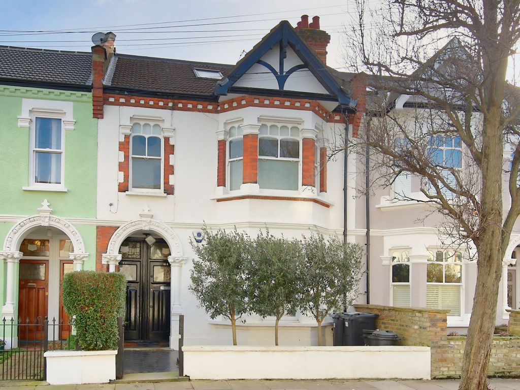 4 bed flat to rent in Kenyon Street, Fulham, London SW6, £3,000 pcm