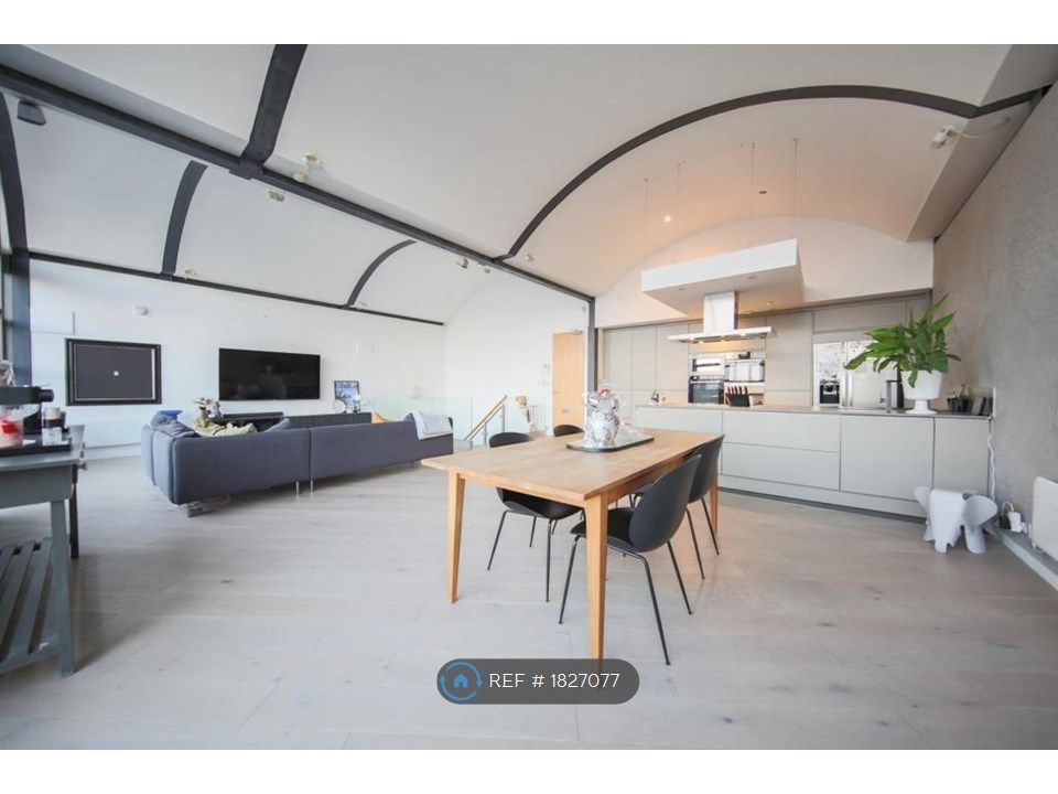 2 bed flat to rent in Church Street, Manchester M4, £2,750 pcm Zoopla