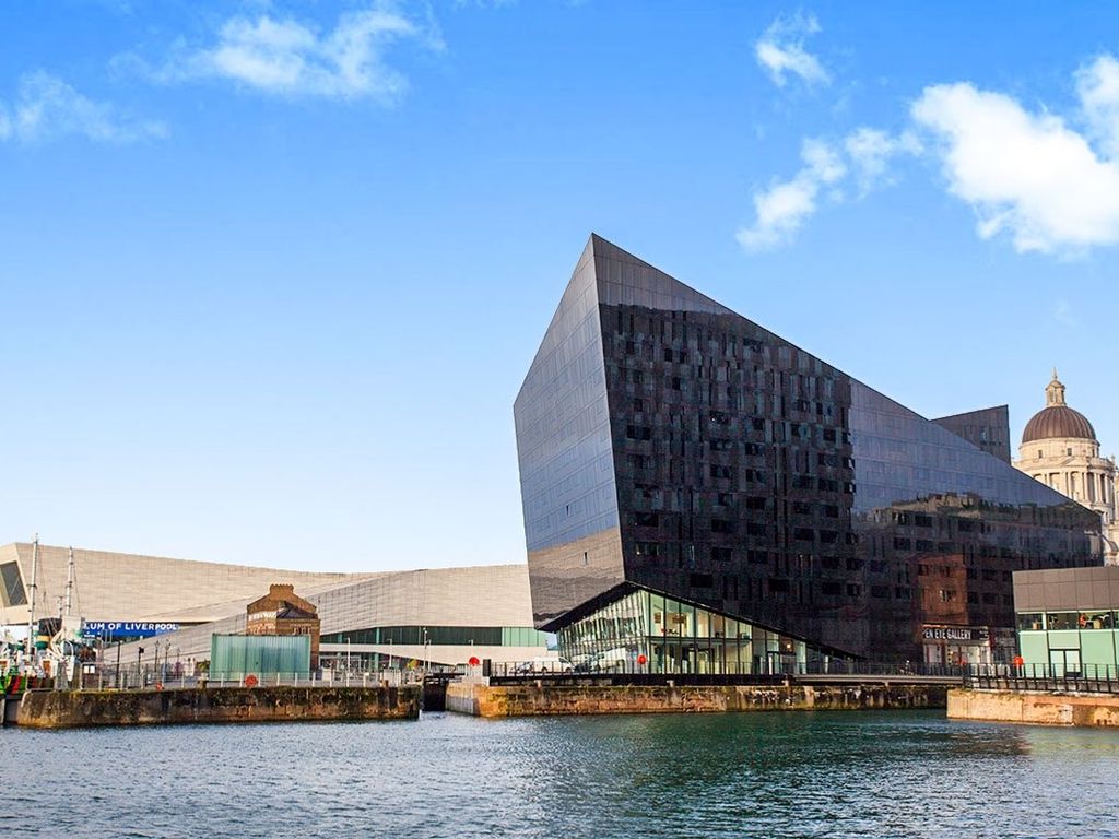 2 bed flat for sale in Mann Island, Liverpool, Merseyside L3, £220,000