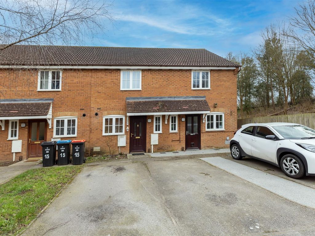 2 bed terraced house to rent in Dandridge Court, Grange Farm, Milton