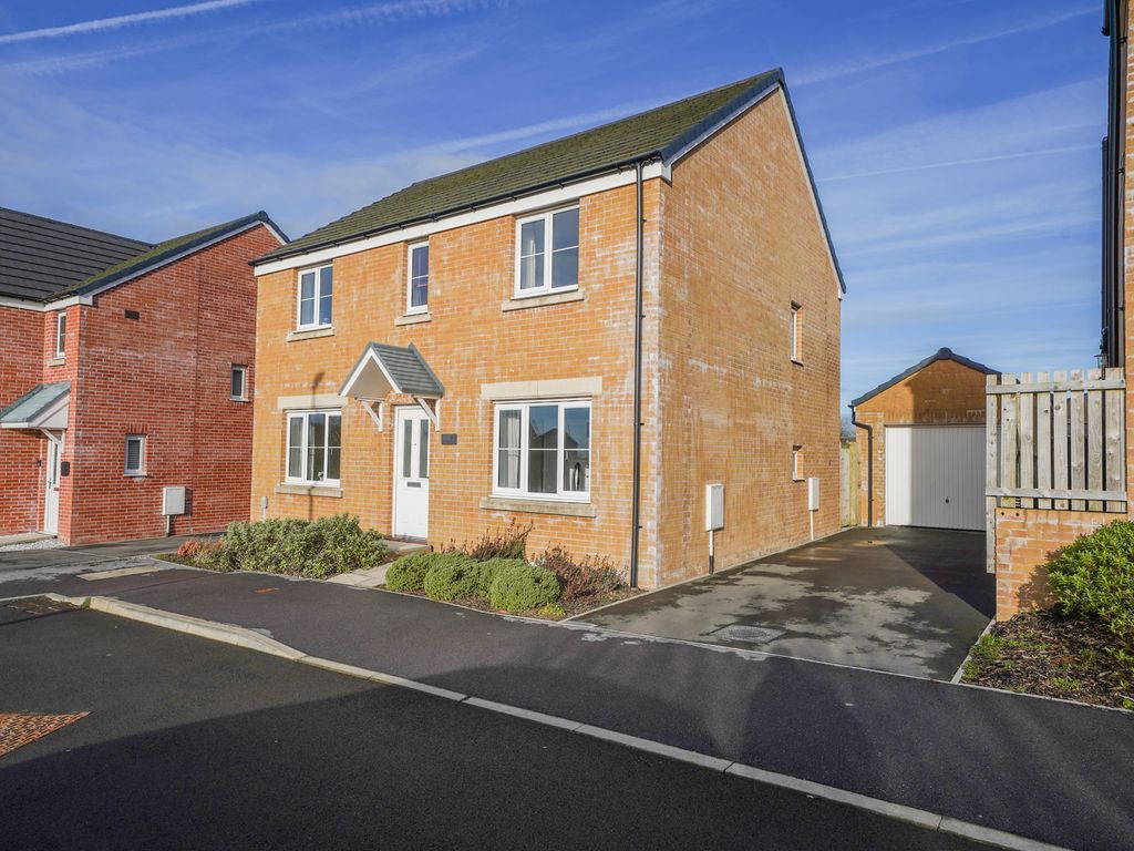 4 bed detached house for sale in Heol Y Plas, Carway, Kidwelly SA17, £