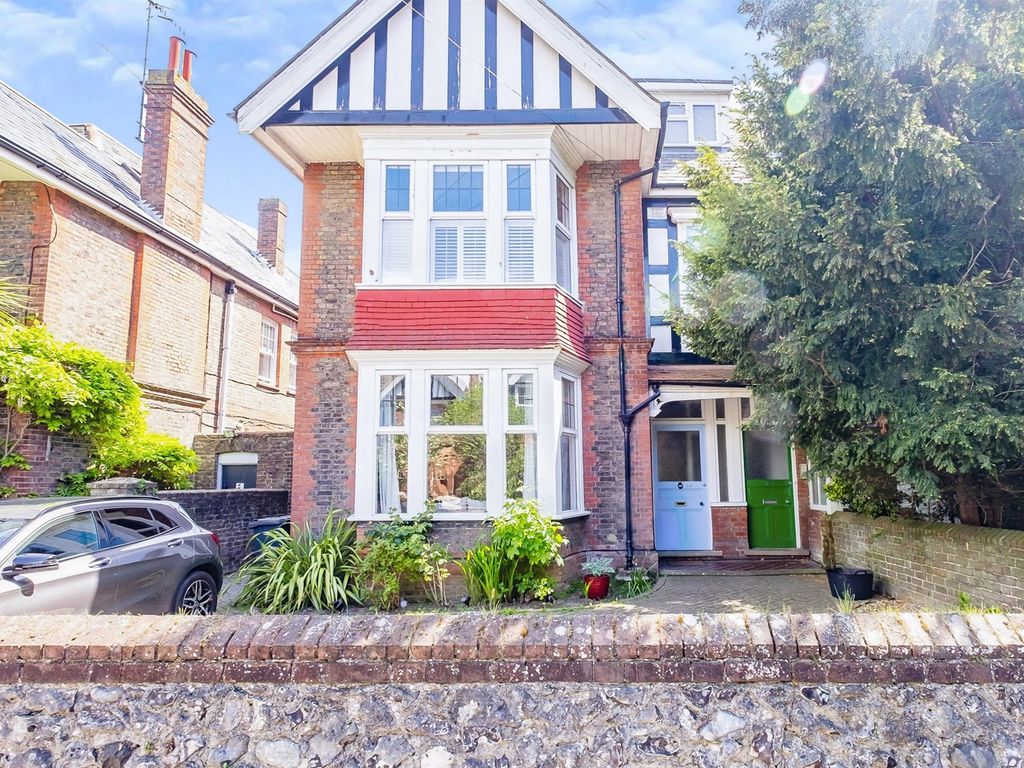 2 bed flat for sale in Shakespeare Road, Worthing BN11 Zoopla