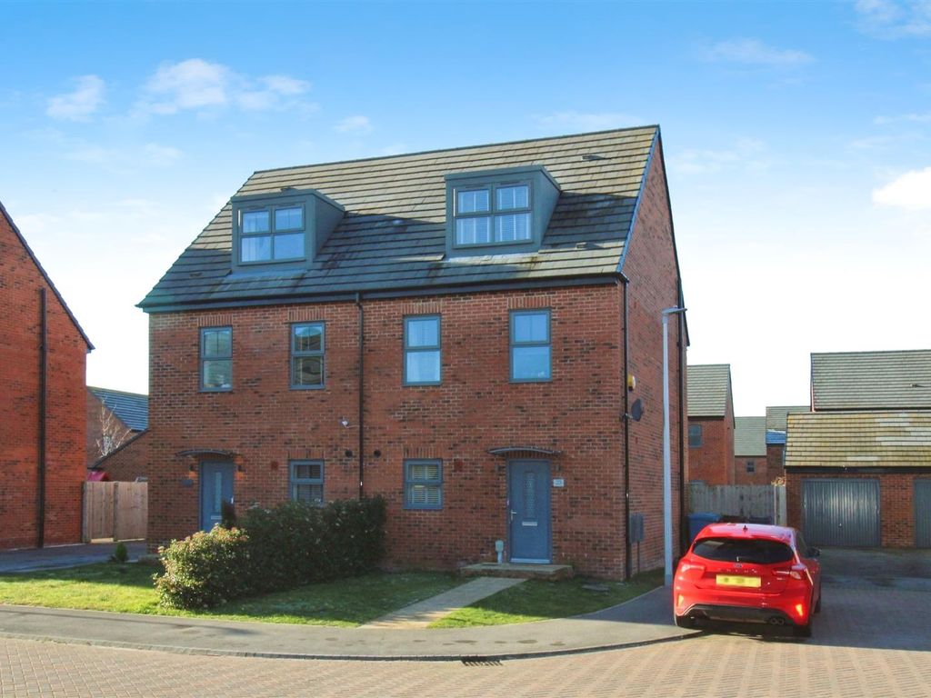 4 bed semidetached house for sale in Larkin Lane, Kingswood, Hull HU7, £235,000 Zoopla