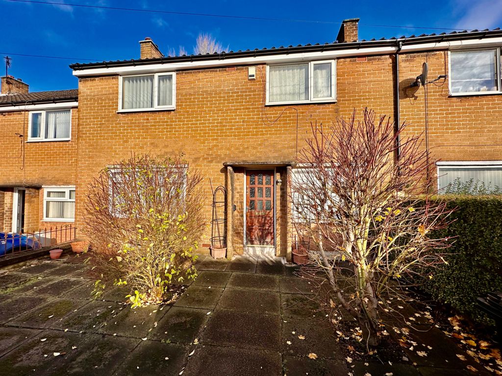 3 bed terraced house for sale in Dawlish Avenue, Brinnington, Stockport