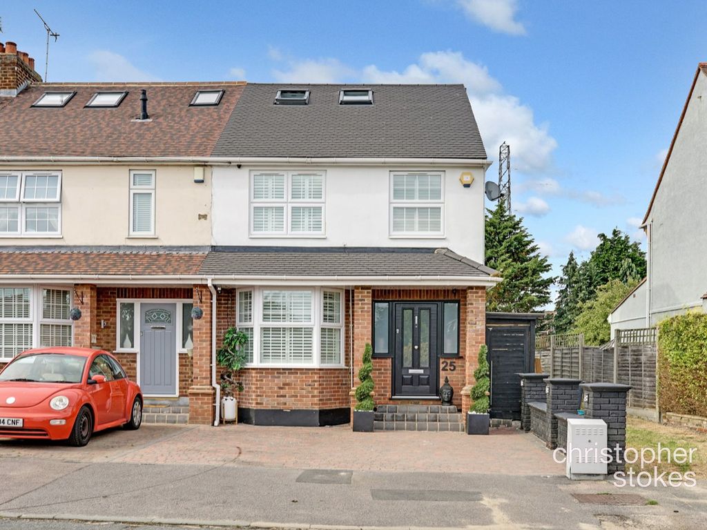 4 bed end terrace house for sale in Hillview Gardens, Cheshunt, Waltham