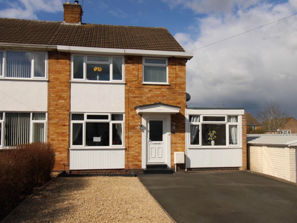 3 bed semidetached house for sale in Hawthorn Grove, Kidderminster