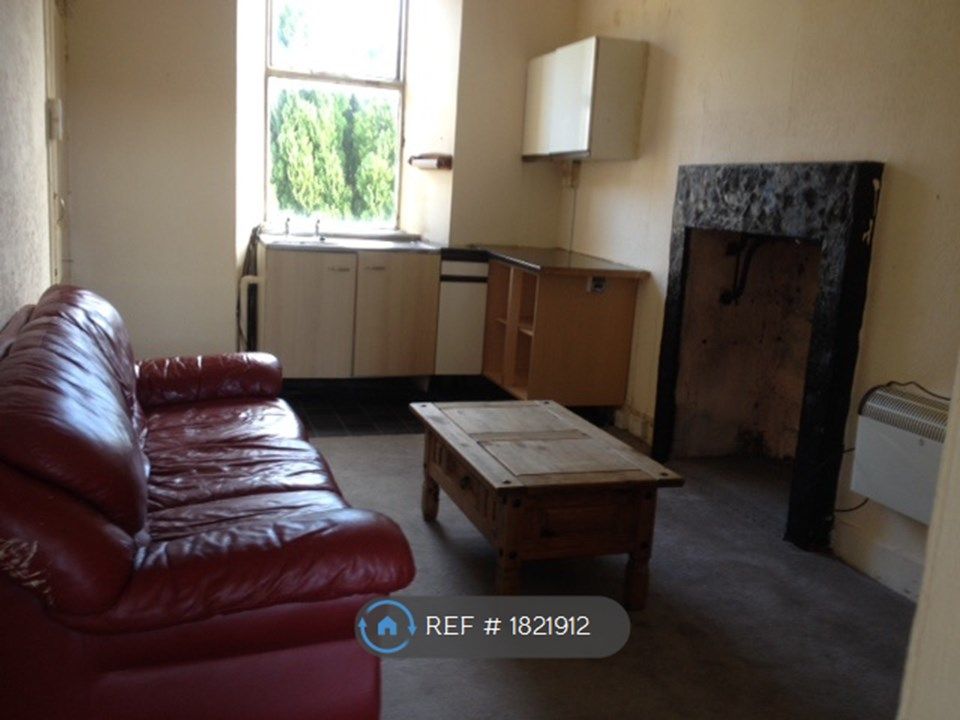 1 bed flat to rent in Wilson Street, Beith KA15, £400 pcm Zoopla