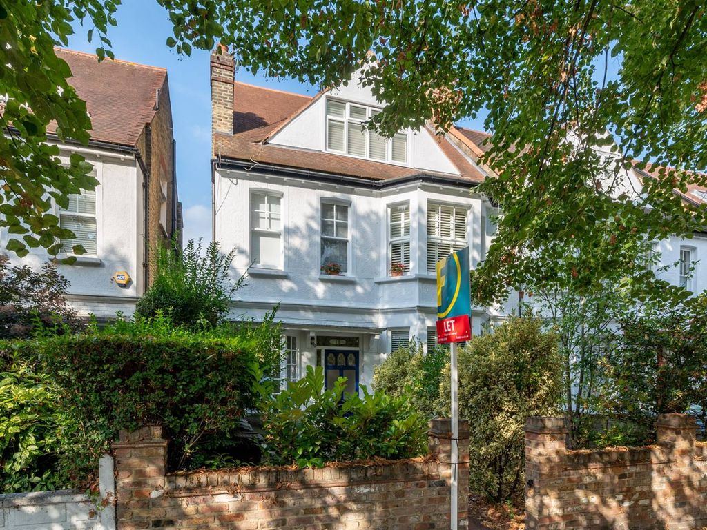 2 bed flat to rent in Dukes Avenue, Chiswick, London W4, £3,250 pcm