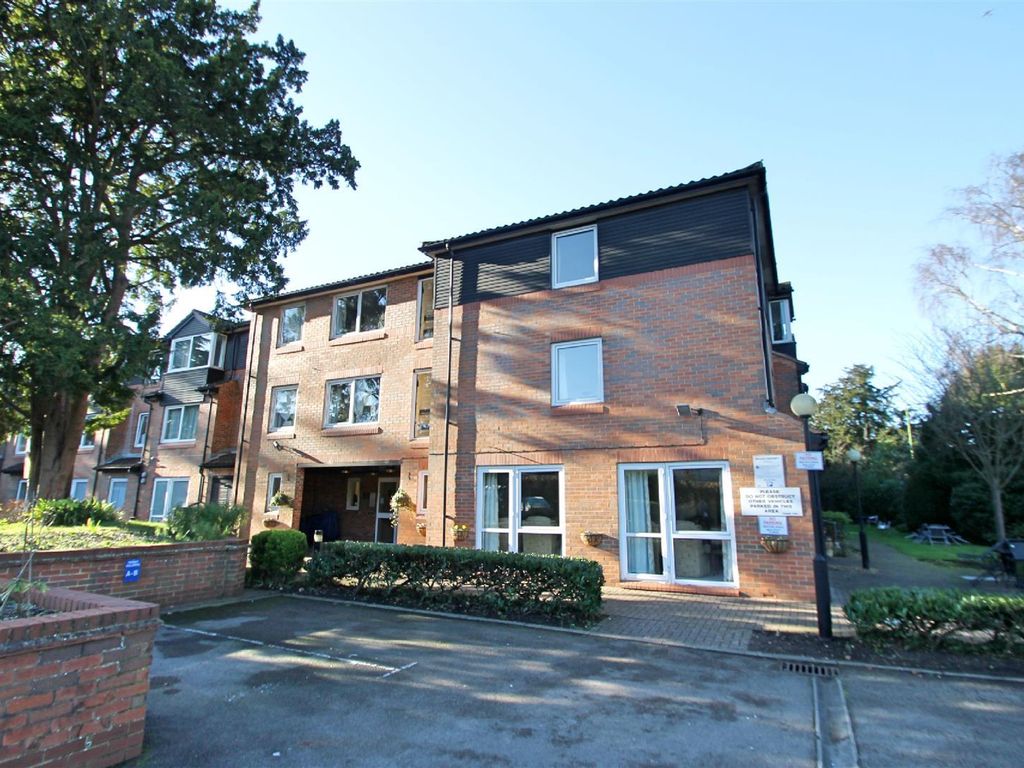 1 bed flat to rent in Elstree Road, Bushey Heath, Bushey WD23, £1,200