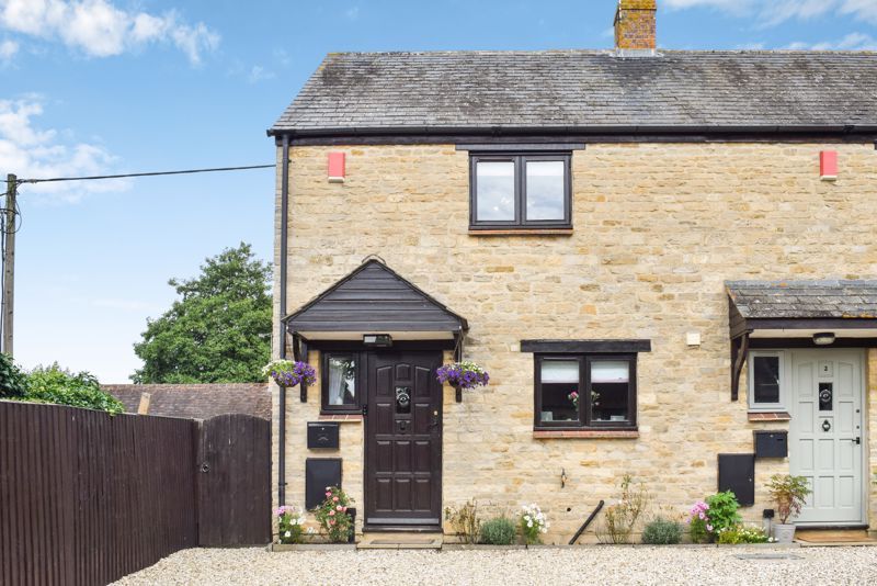 3 bed end terrace house for sale in Church Lane, Charlton On Otmoor