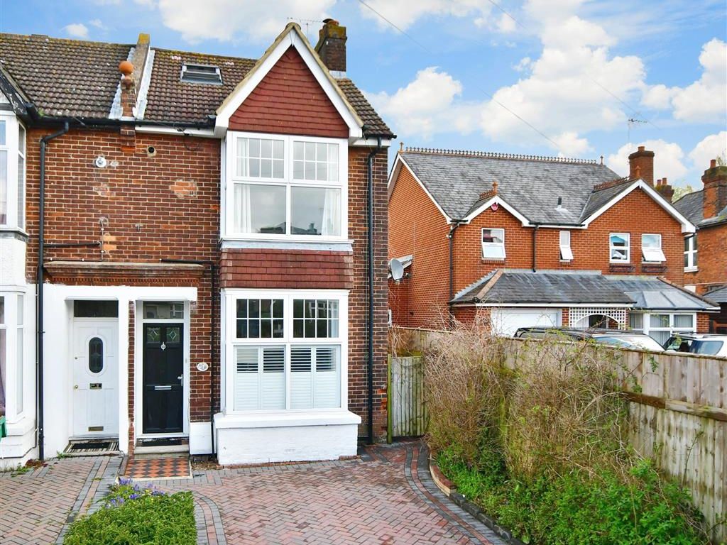 4 bed semidetached house for sale in Hythe Road, Ashford, Kent TN24