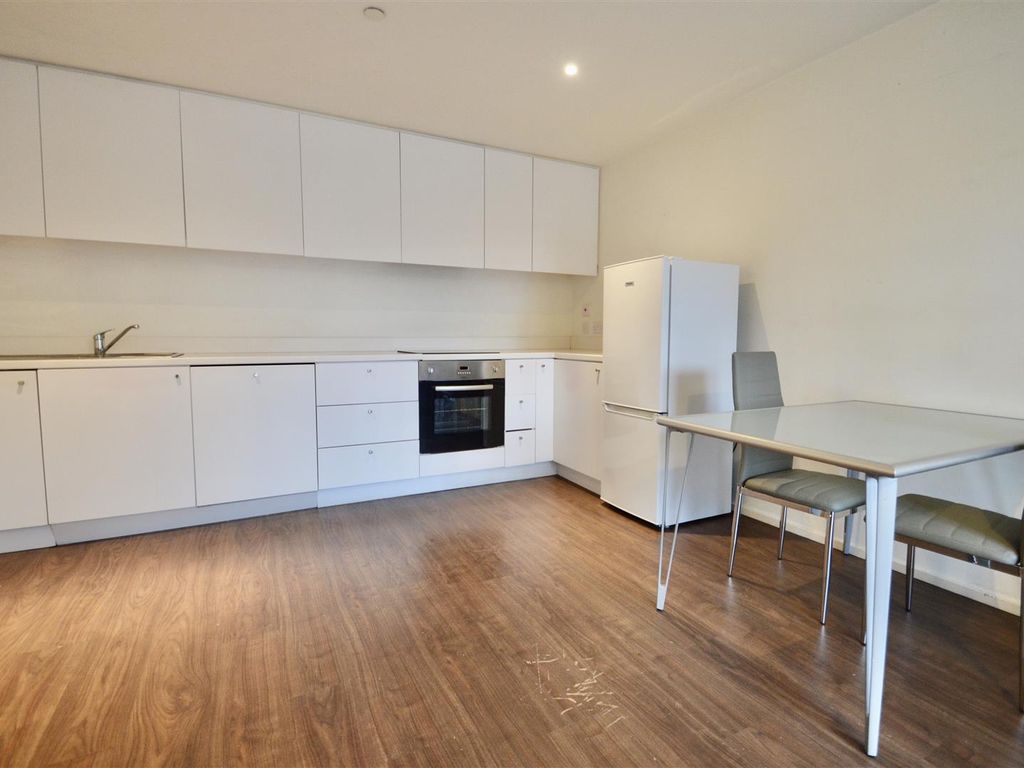 2 bed flat to rent in Canal Street, Nottingham NG1 Zoopla