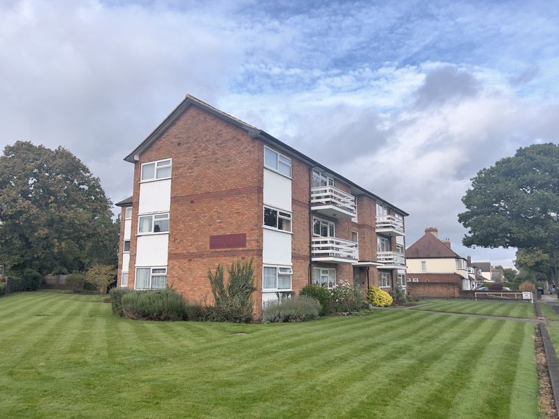 2 bed flat for sale in Springfield Road, Sutton Coldfield B76, £99,000