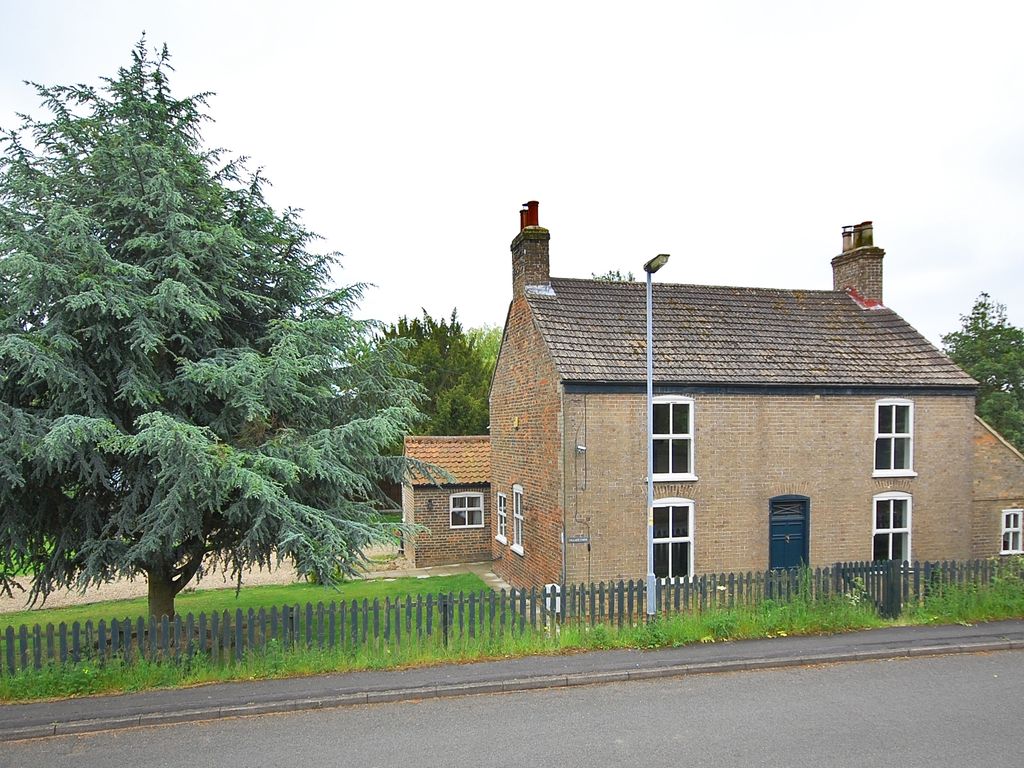 3 bed detached house for sale in Caistor Road, Swallow, Market Rasen