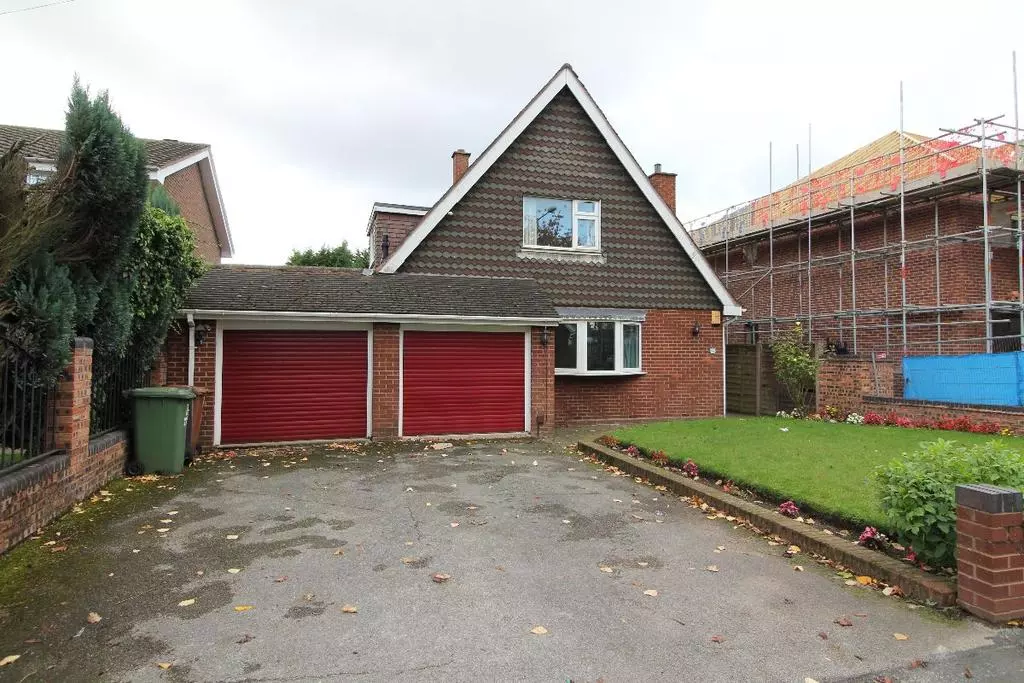 3 bed detached house for sale in Pool Hayes Lane, Willenhall WV12, £