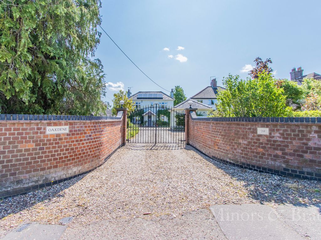 4 bed detached house for sale in Blofield Road, Brundall, Norwich NR13