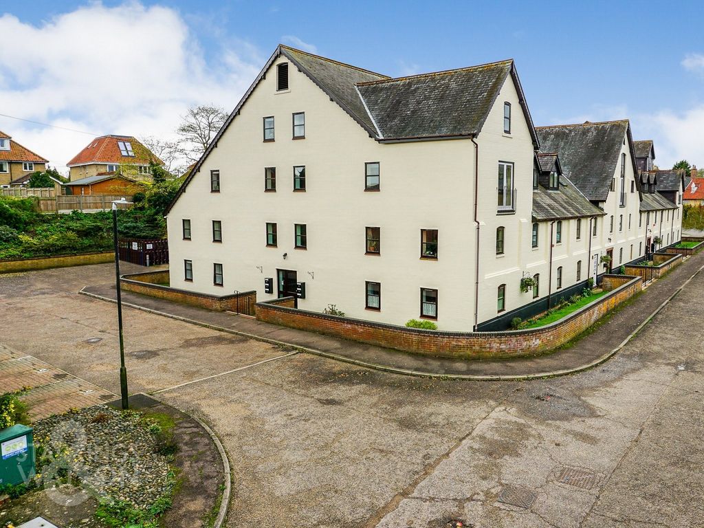 2 bed for sale in The Maltings, Staithe Road, Bungay NR35