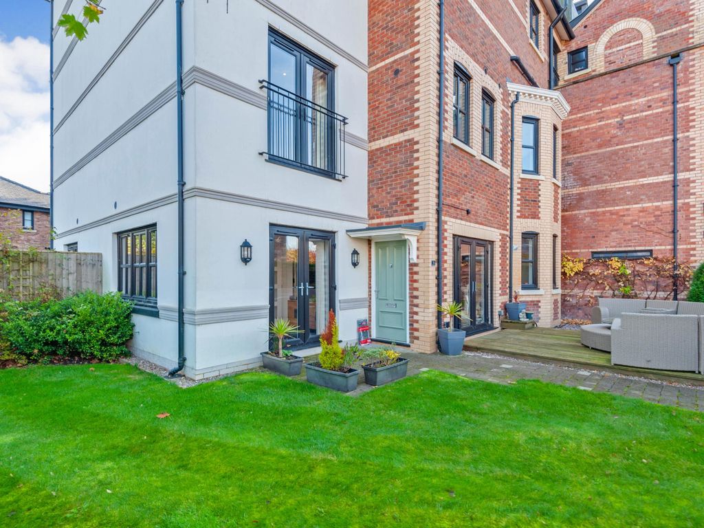 Macclesfield Road Wilmslow SK9