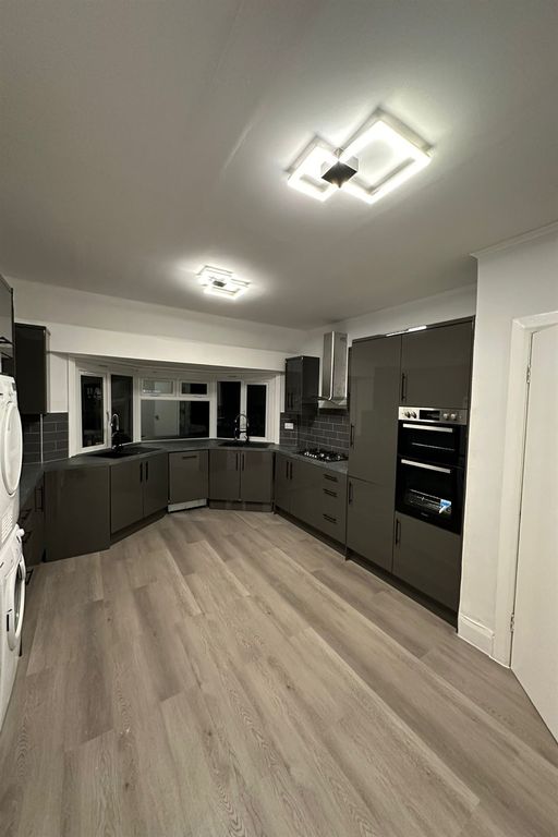 4 bed to rent in St Johns Road, Temple Fortune NW11, £3,400