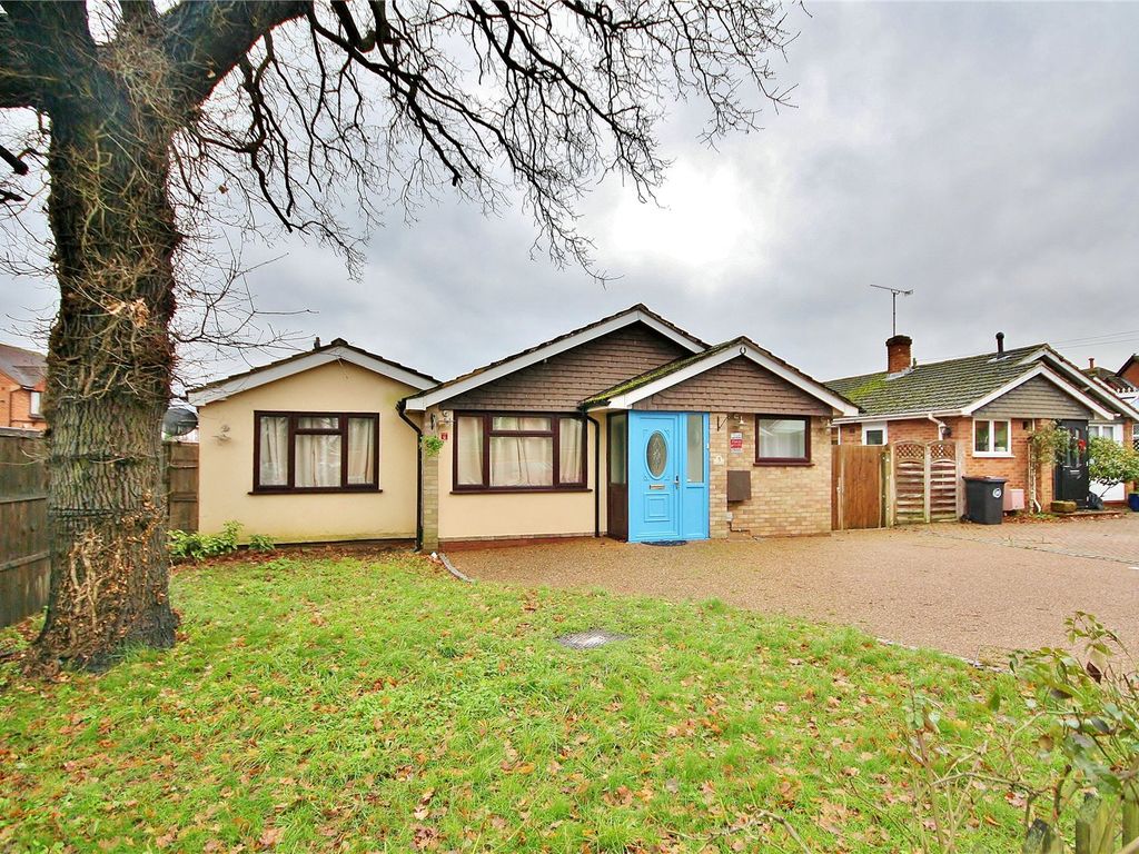 4 bed bungalow for sale in Kingfield Close, Woking, Surrey GU22 Zoopla
