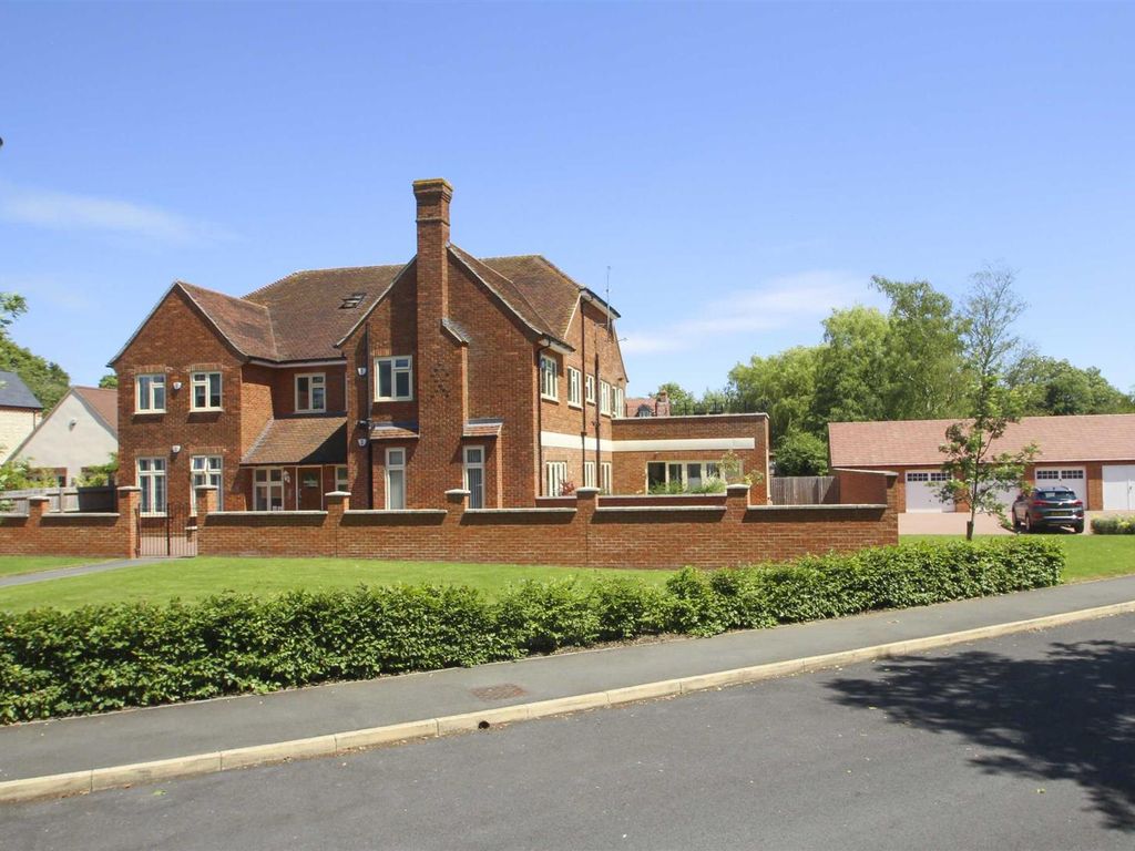 2 bed flat to rent in Wreschner Close, Deanshanger, Milton Keynes MK19