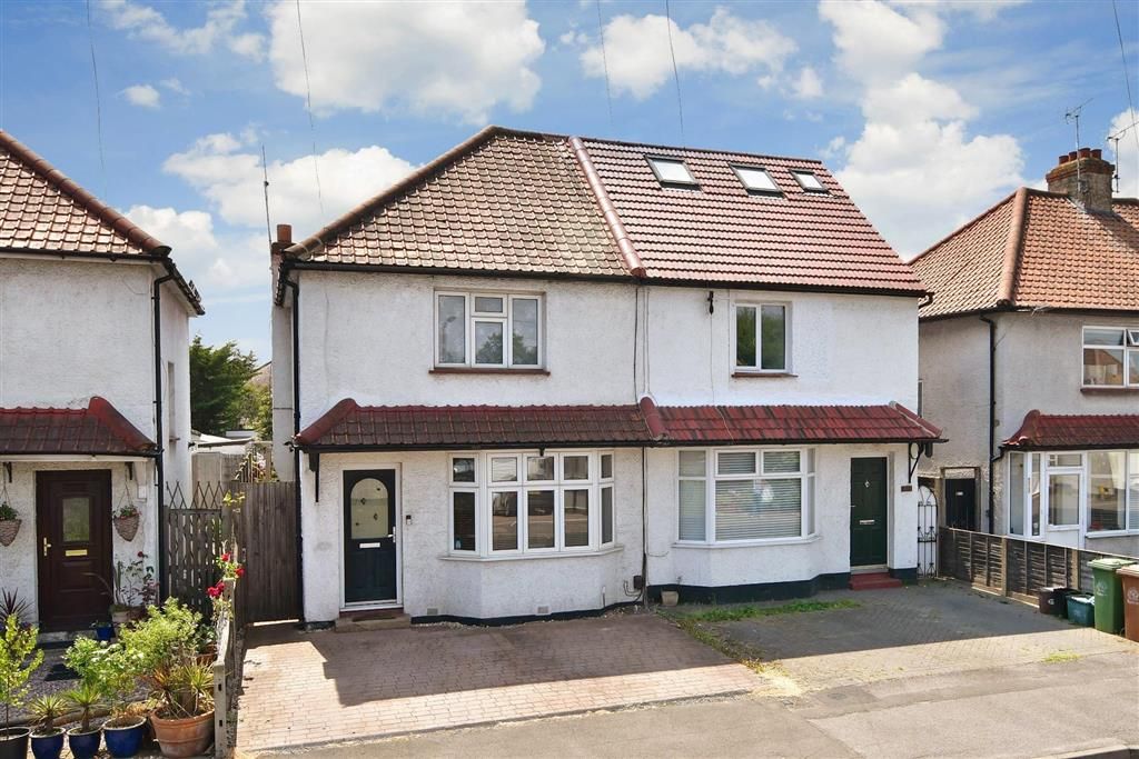 2 bed semidetached house for sale in Gander Green Lane, Sutton, Surrey