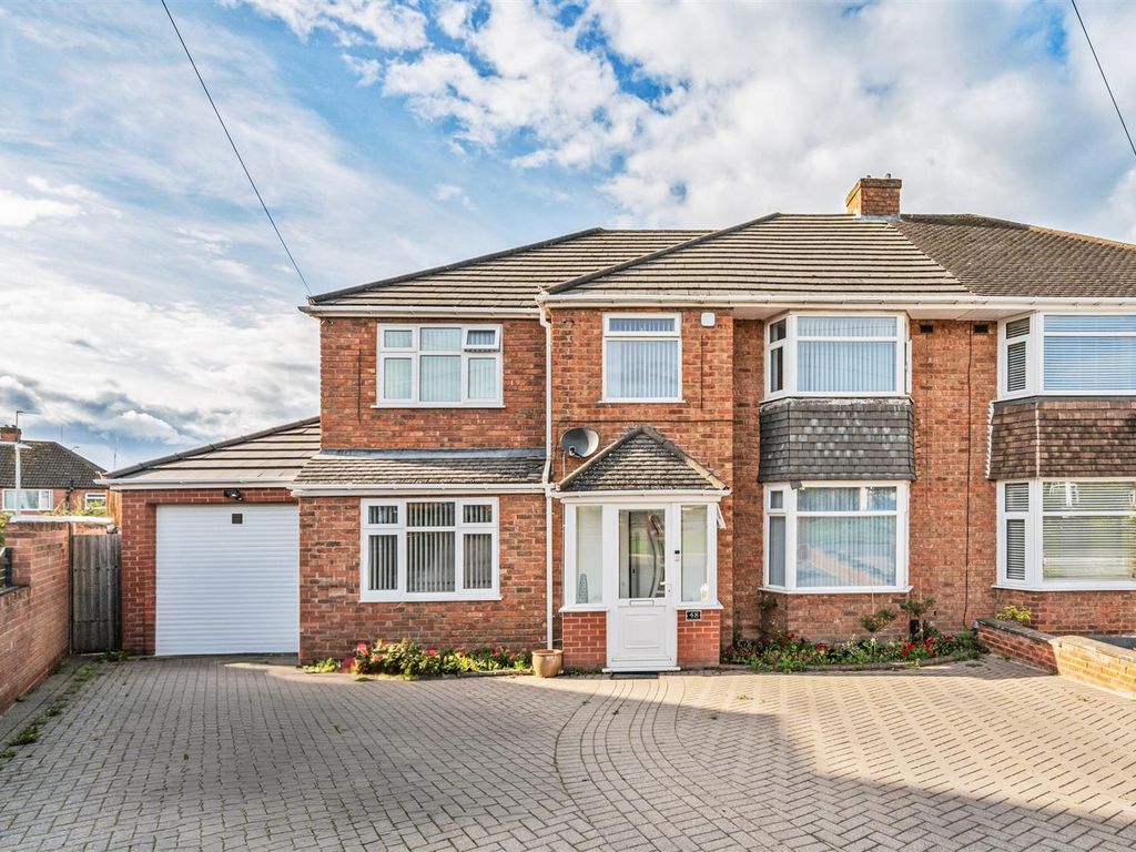 4 bed semidetached house for sale in Windsor Drive, Solihull B92, £