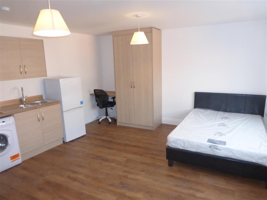 1 bed flat to rent in Market Street, Loughborough LE11, £625 pcm Zoopla