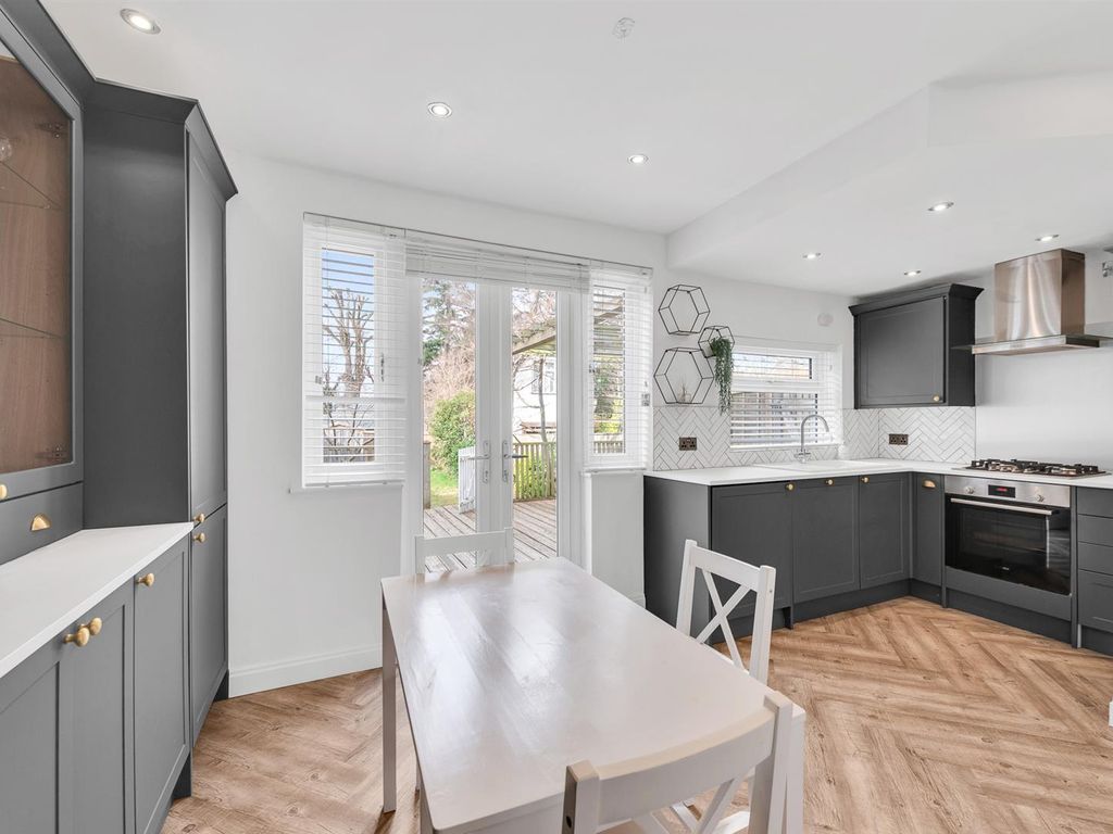 2 bed semidetached house to rent in Hayes Wood Avenue, Hayes, Bromley