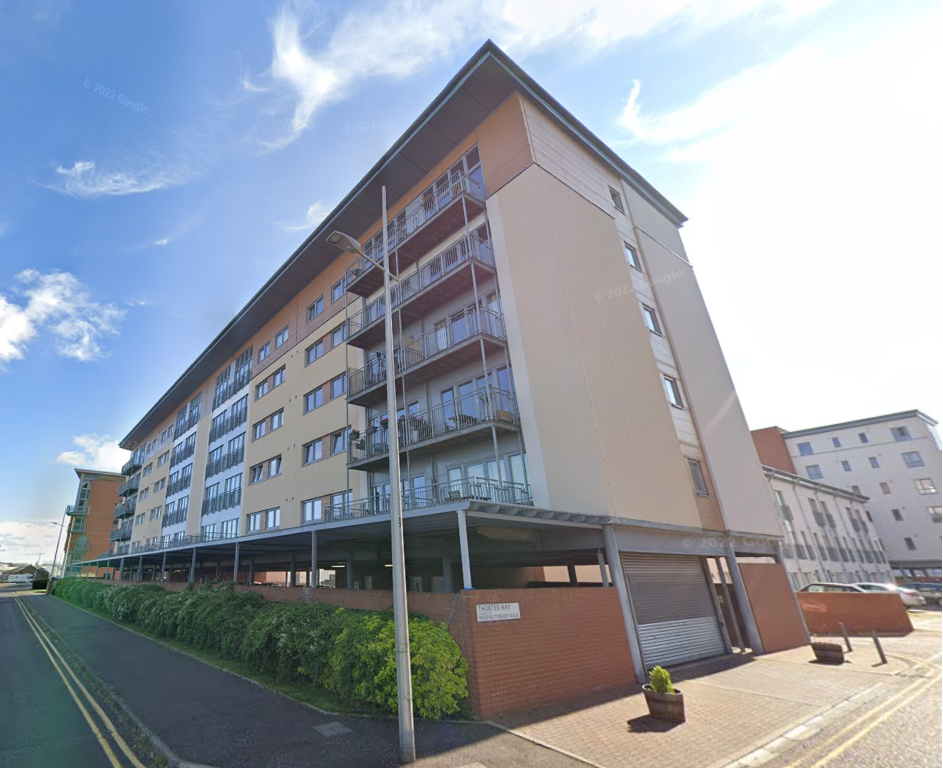 2 bed flat to rent in South Victoria Dock Road, Dundee DD1, £895 pcm