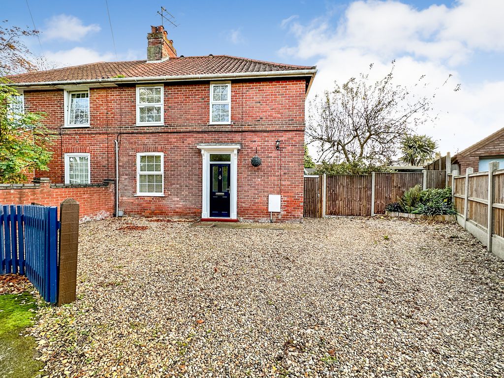 3 bed semidetached house for sale in Losinga Crescent, Norwich NR3