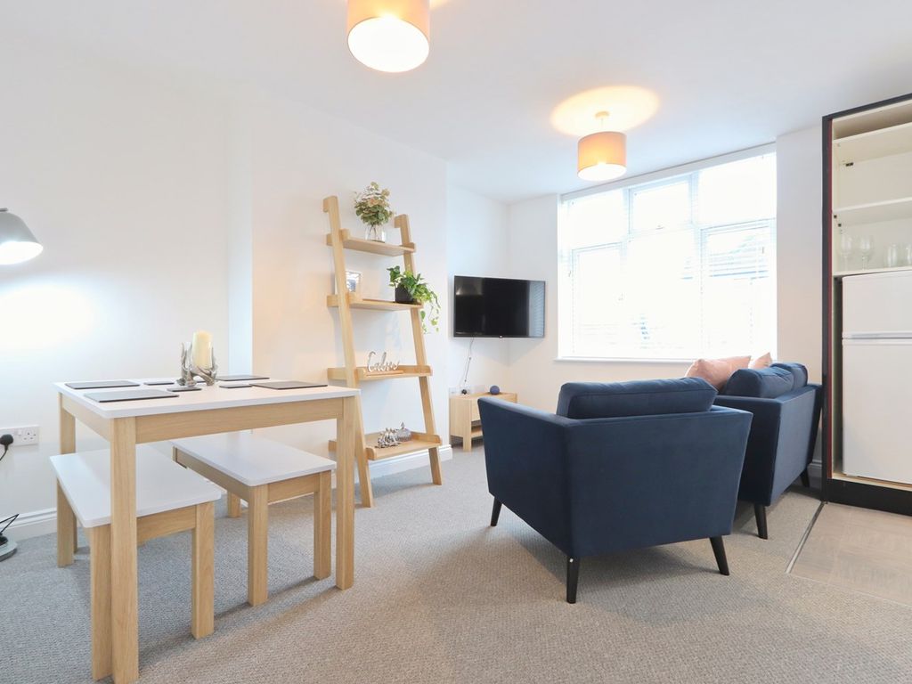 2 bed flat to rent in Wellington Hill West, Bristol BS9, £1,100 pcm