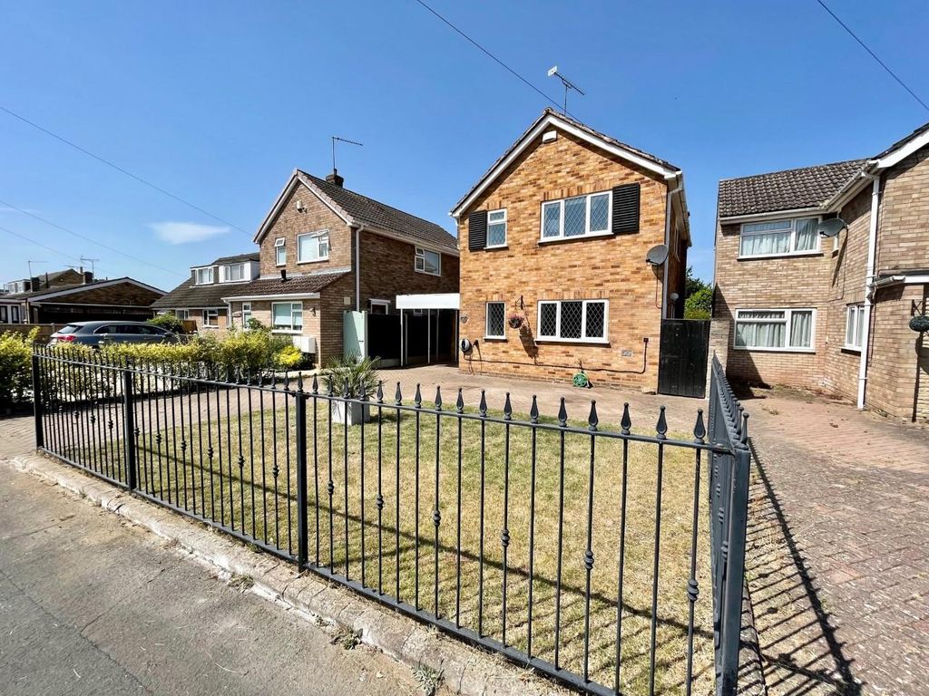 3 bed detached house for sale in Beswick Gardens, Bilton, Rugby CV22
